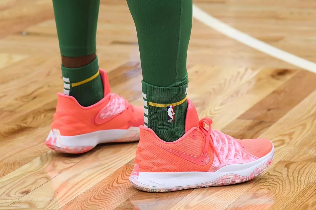 中间组合以 中间组合以